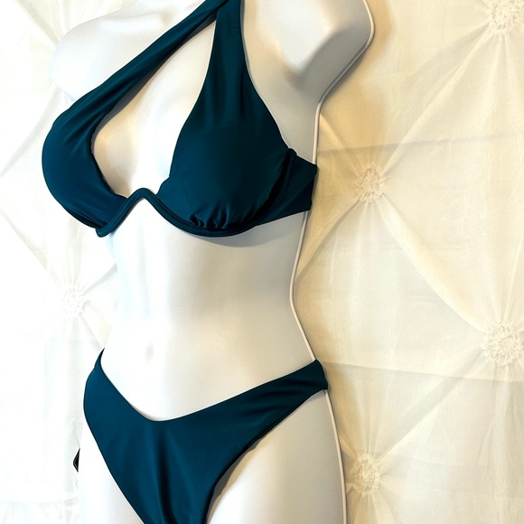 NWT One Shoulder, High Cut Thong Bikini Set- Sz 6 - Picture 5 of 10